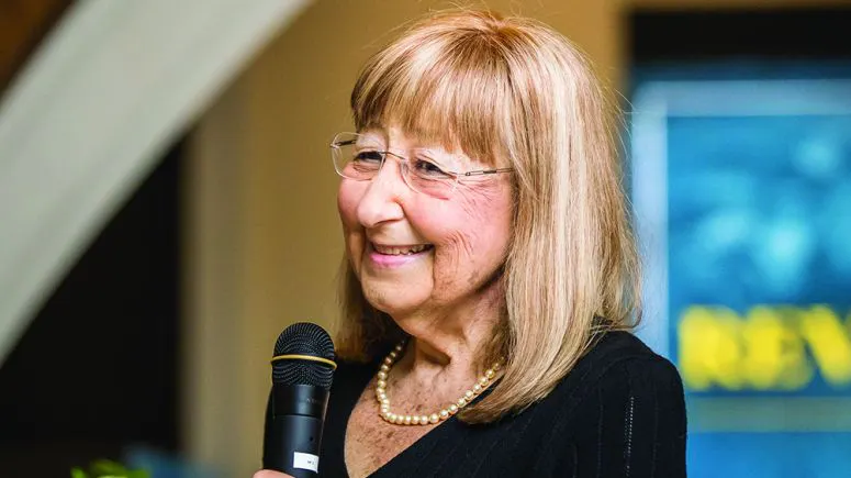 Image 102220 Pina Templeton 47 J1x29398