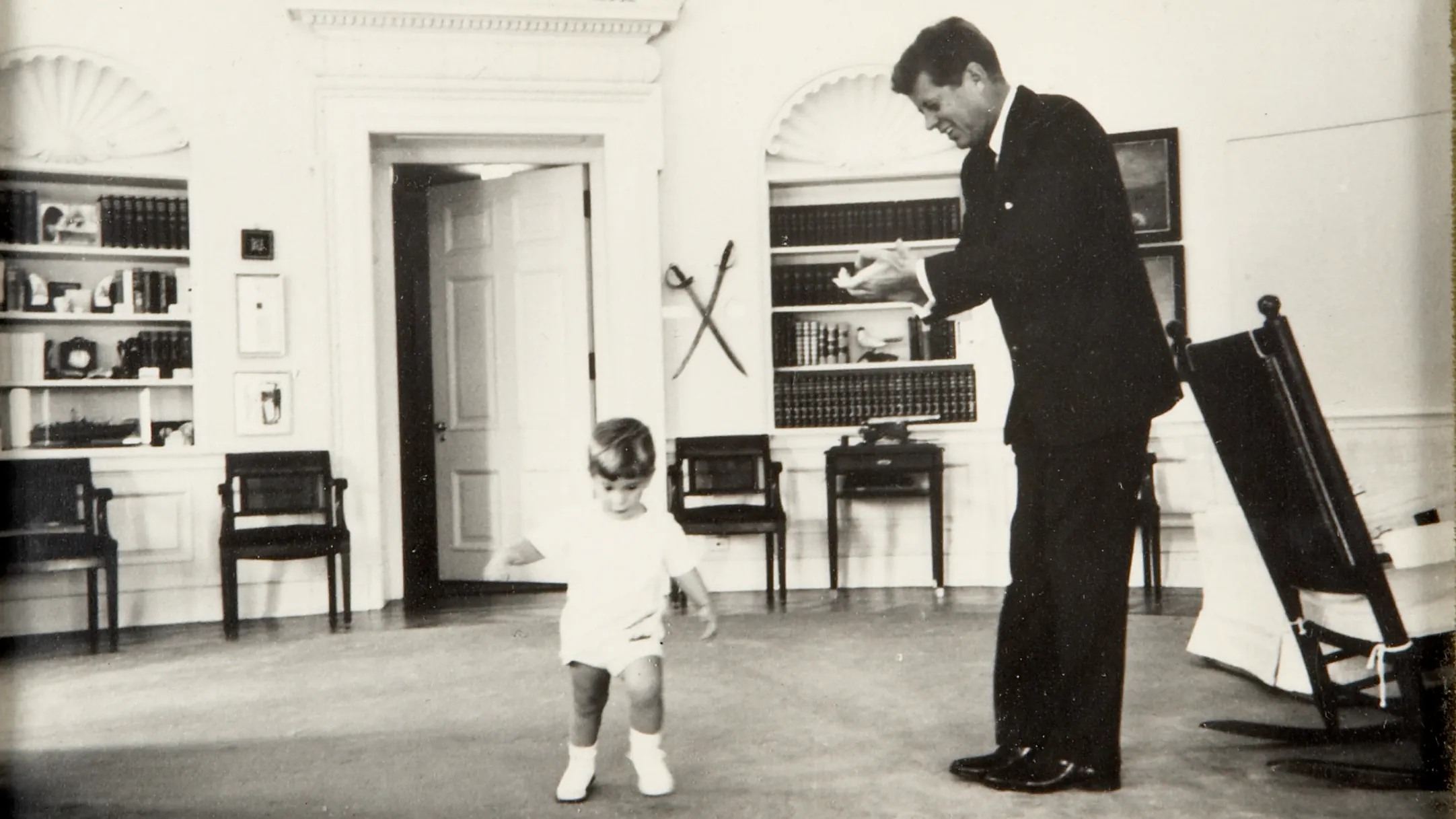Image Jfk Oval Office Barry Sword 829 23
